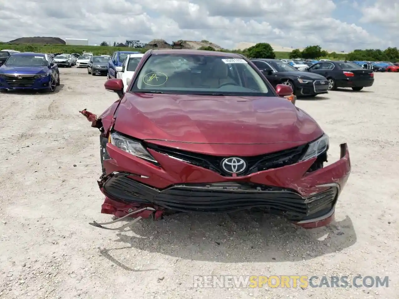 9 Photograph of a damaged car 4T1R11AK1MU572764 TOYOTA CAMRY 2021