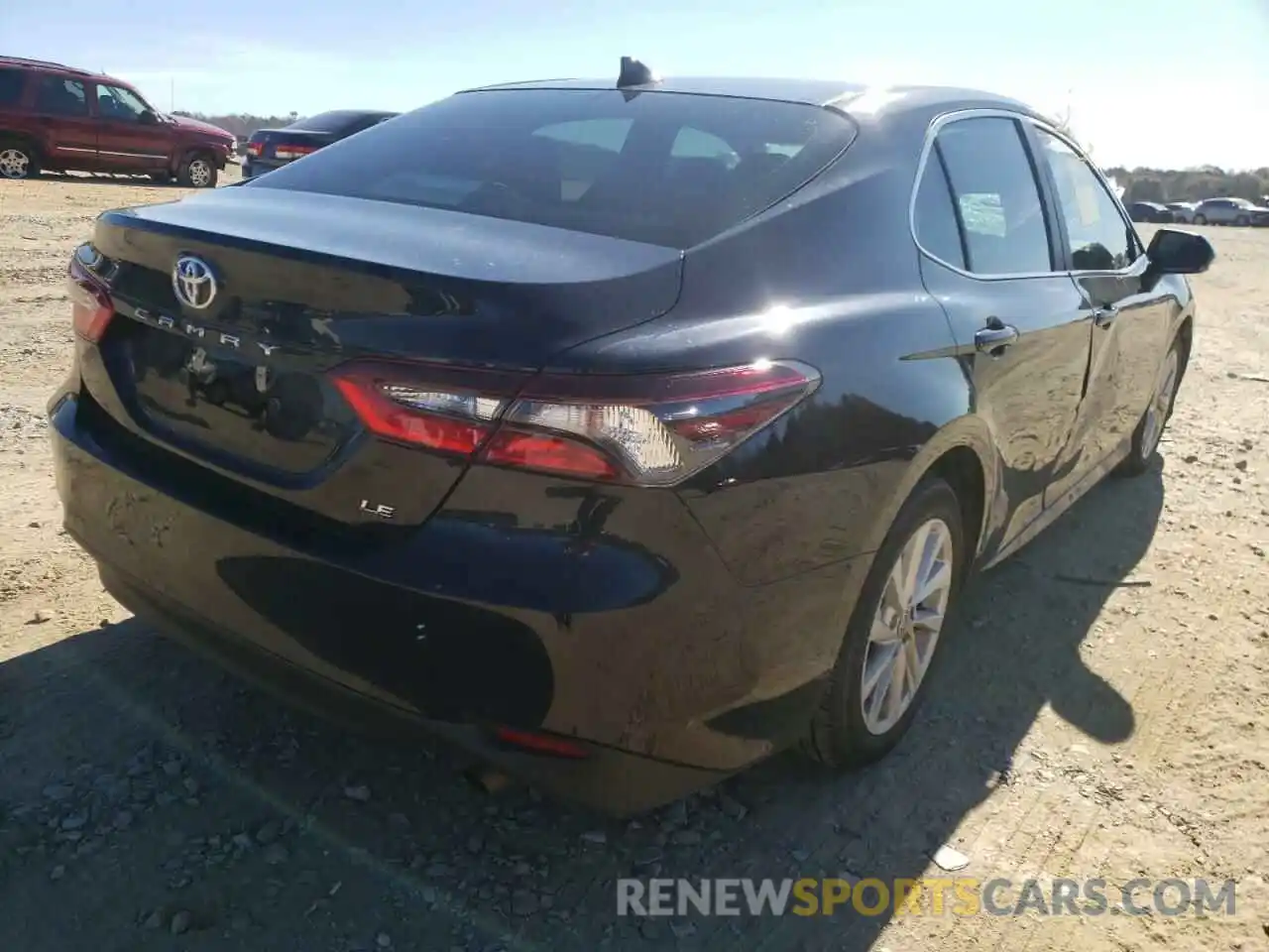 4 Photograph of a damaged car 4T1R11AK3MU450035 TOYOTA CAMRY 2021