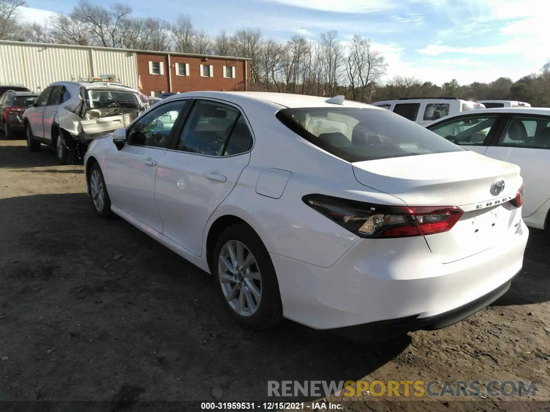 3 Photograph of a damaged car 4T1R11AK4MU585105 TOYOTA CAMRY 2021