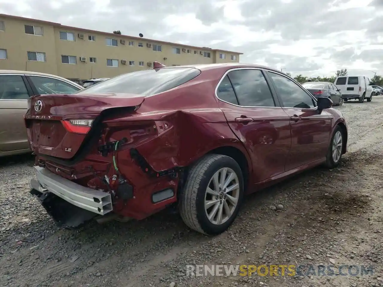 4 Photograph of a damaged car 4T1R11AK5MU423435 TOYOTA CAMRY 2021