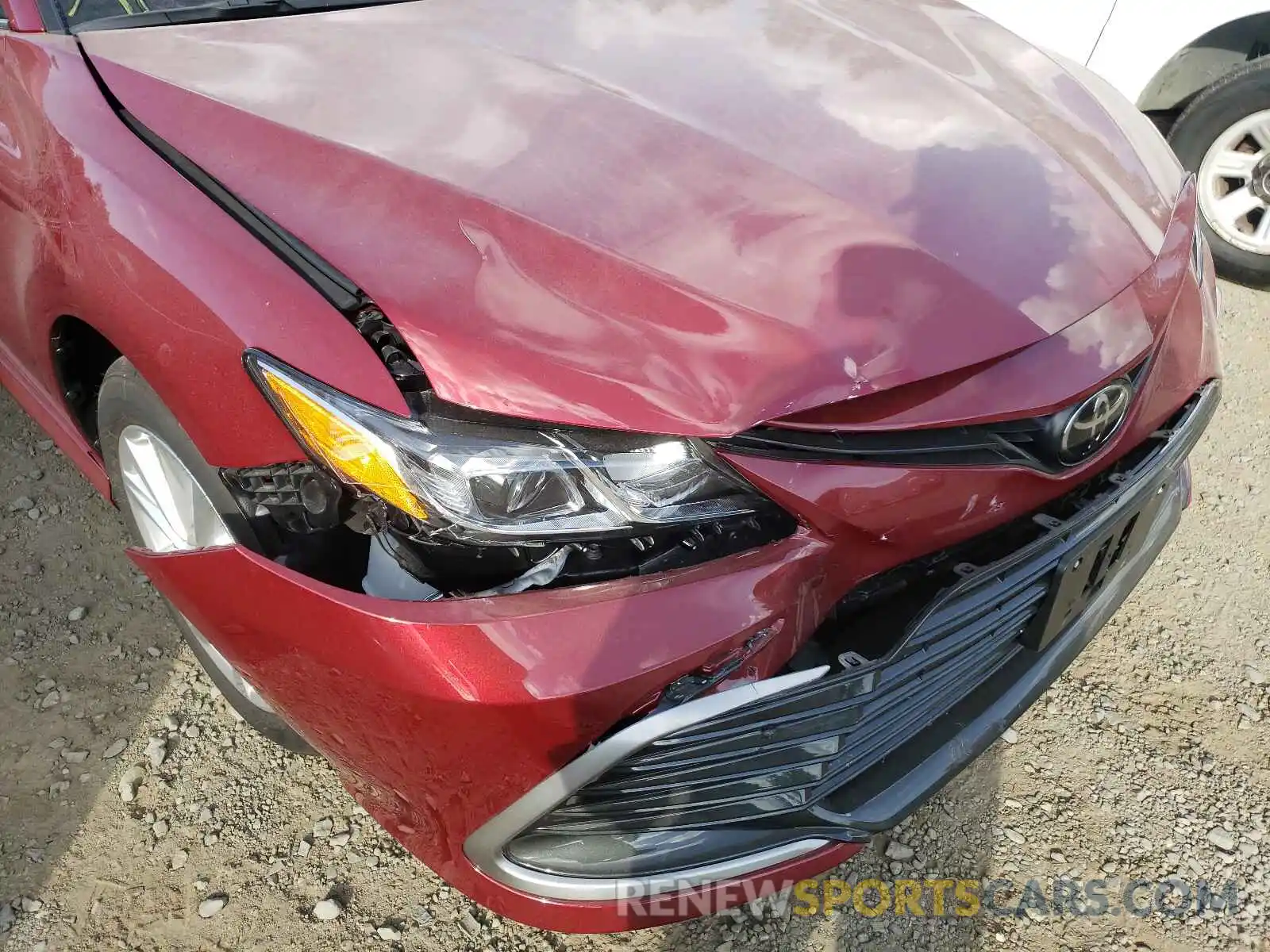 9 Photograph of a damaged car 4T1R11AK5MU556406 TOYOTA CAMRY 2021