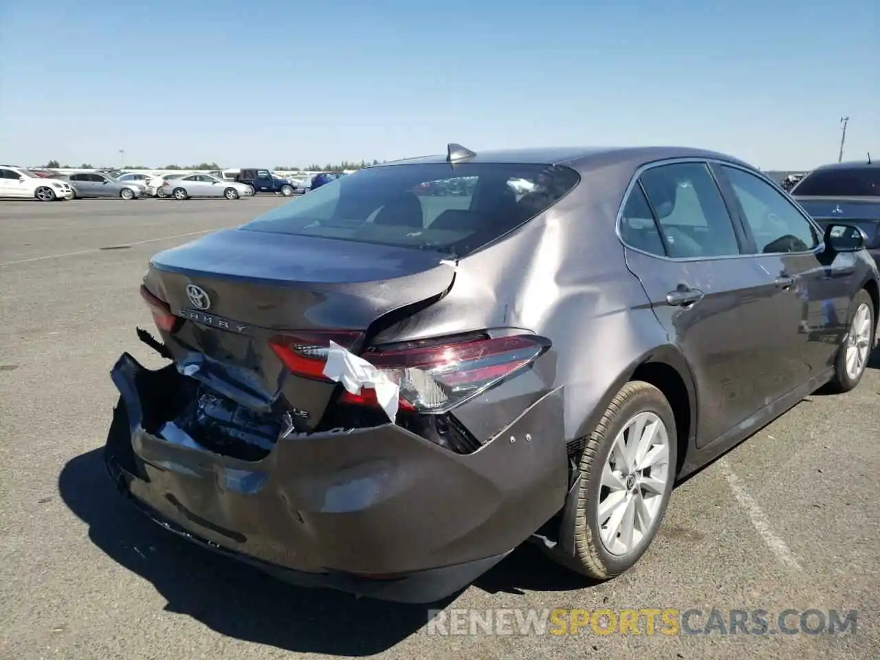 4 Photograph of a damaged car 4T1R11AK6MU471333 TOYOTA CAMRY 2021