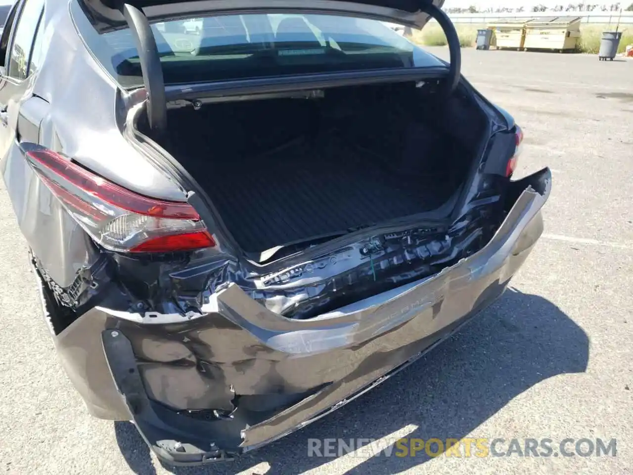 9 Photograph of a damaged car 4T1R11AK6MU471333 TOYOTA CAMRY 2021