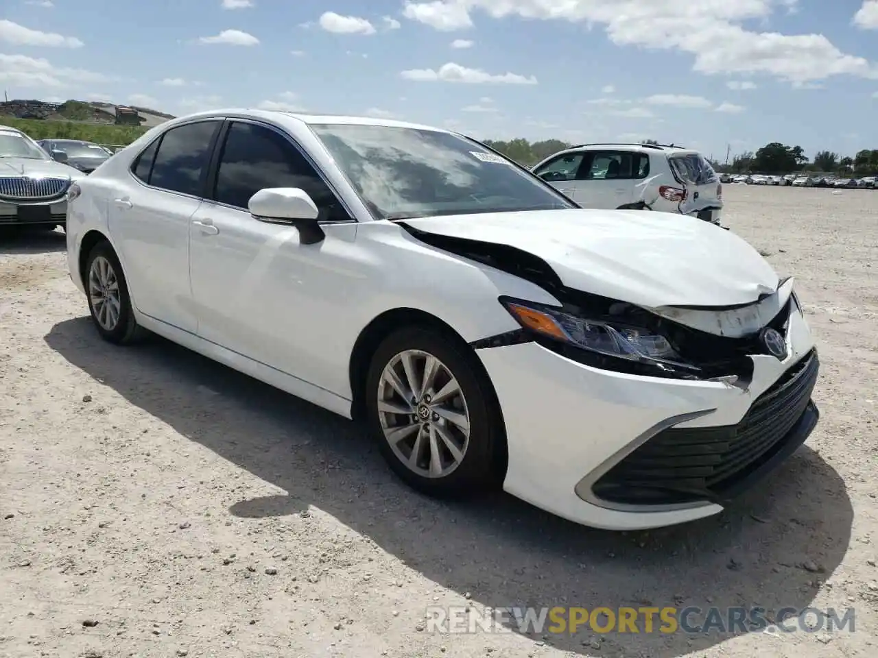 1 Photograph of a damaged car 4T1R11AK6MU522460 TOYOTA CAMRY 2021