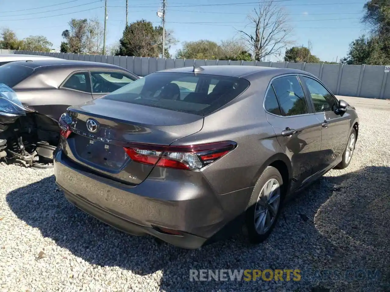 4 Photograph of a damaged car 4T1R11AK6MU527349 TOYOTA CAMRY 2021