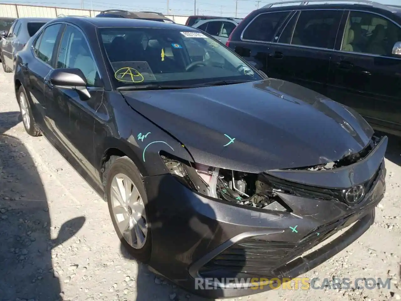 1 Photograph of a damaged car 4T1R11AK6MU576390 TOYOTA CAMRY 2021