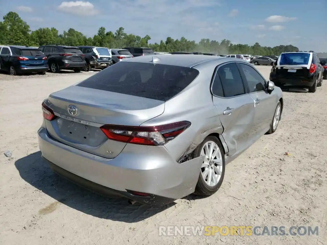 4 Photograph of a damaged car 4T1R11AK8MU472970 TOYOTA CAMRY 2021