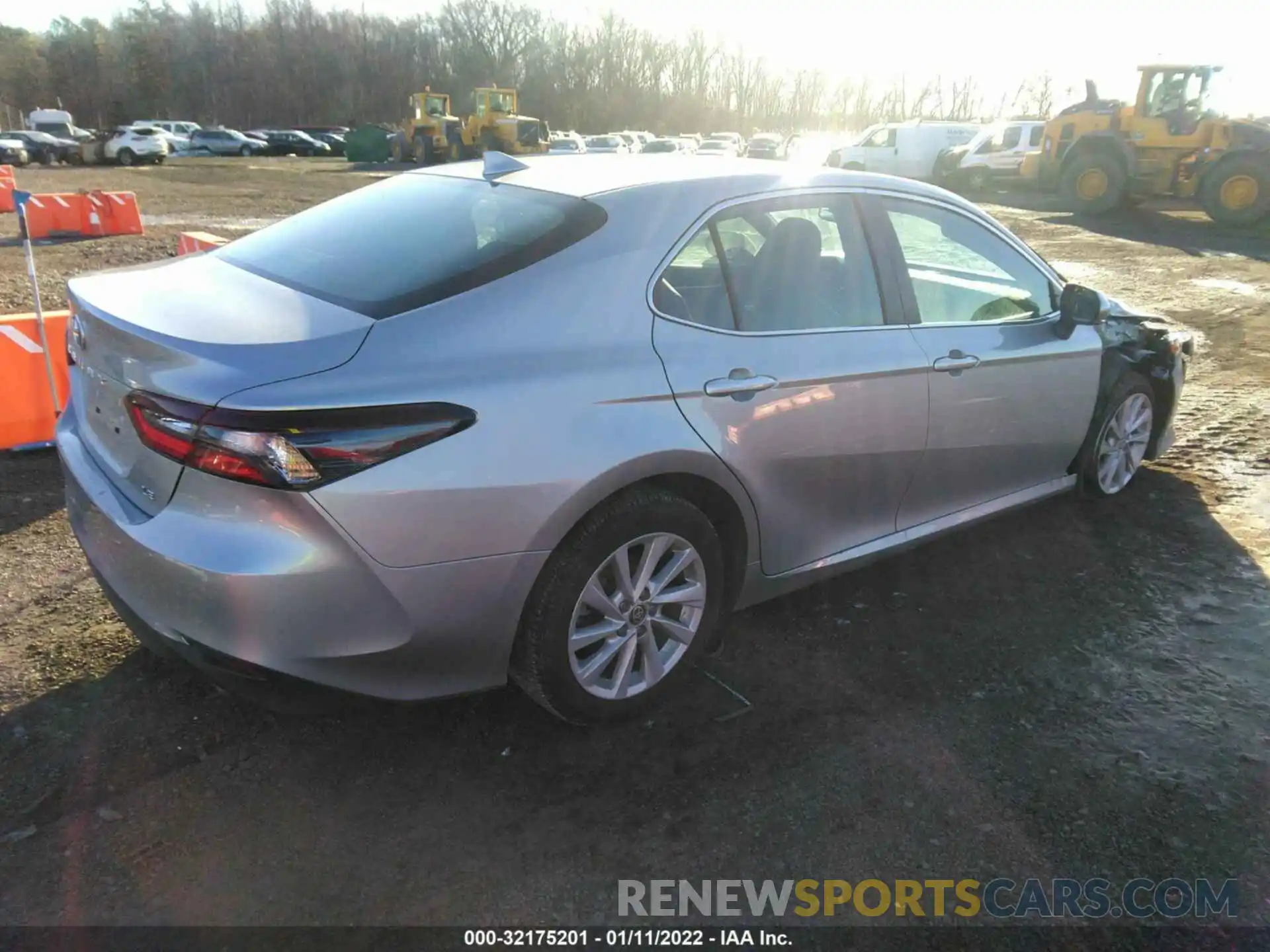 4 Photograph of a damaged car 4T1R11AK8MU474623 TOYOTA CAMRY 2021