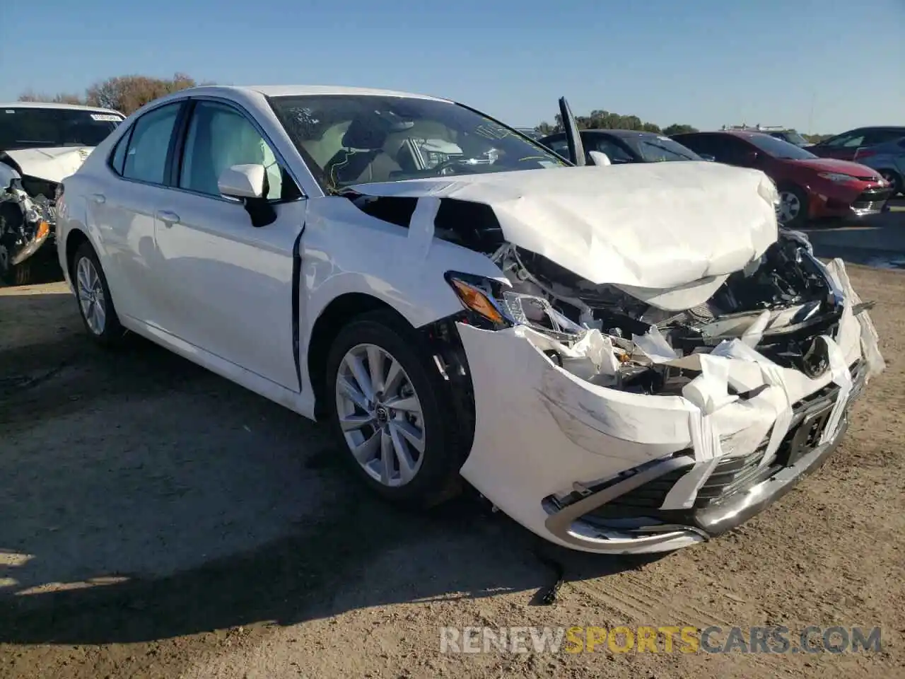 1 Photograph of a damaged car 4T1R11AK8MU485153 TOYOTA CAMRY 2021