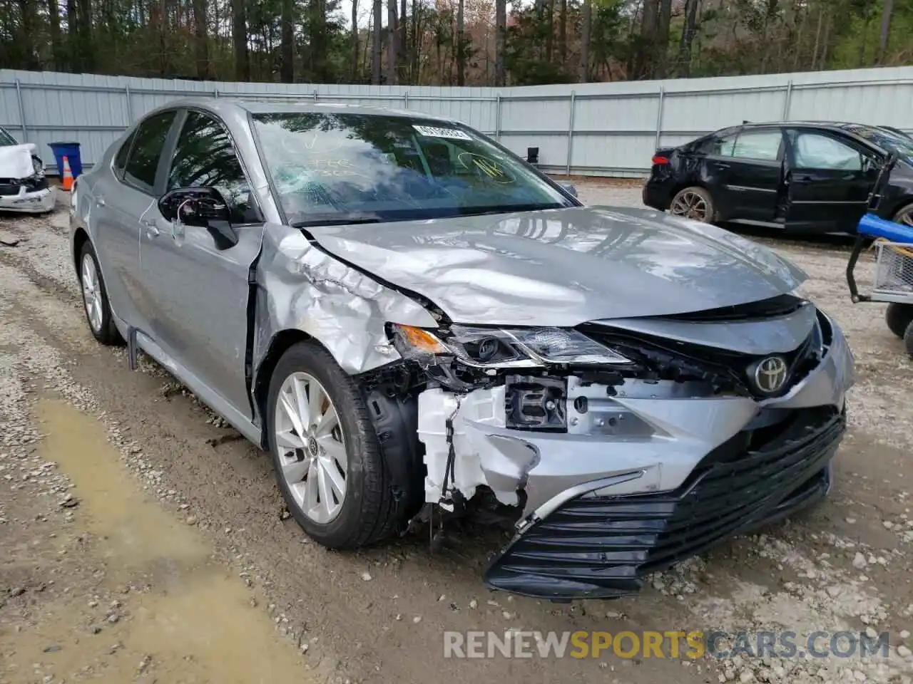 1 Photograph of a damaged car 4T1R11AK9MU575475 TOYOTA CAMRY 2021