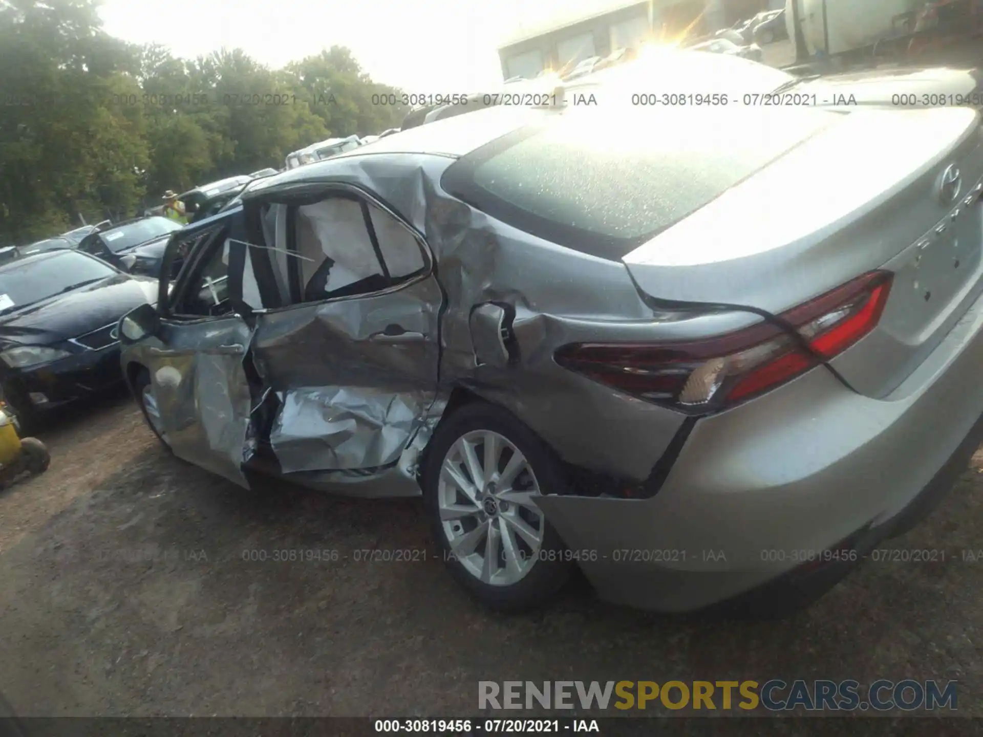 3 Photograph of a damaged car 4T1R11AKXMU574061 TOYOTA CAMRY 2021