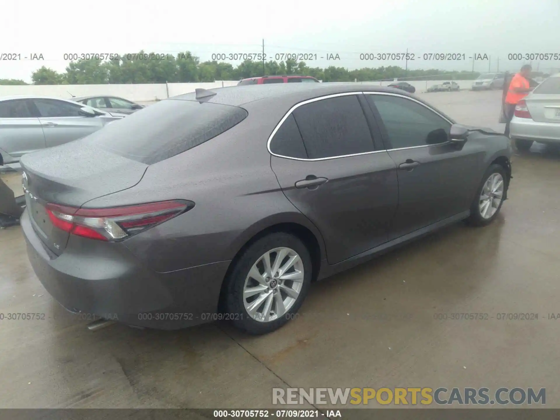 4 Photograph of a damaged car 4T1R11AKXMU577316 TOYOTA CAMRY 2021