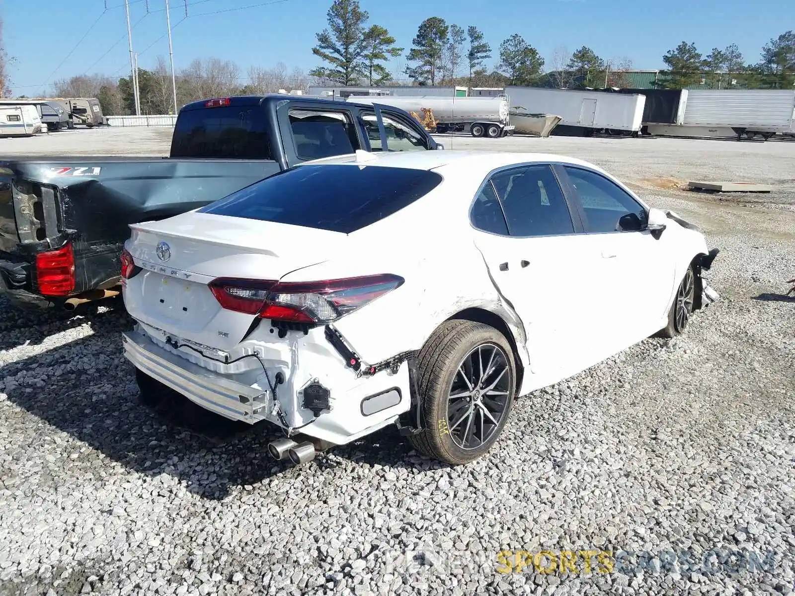 4 Photograph of a damaged car 4T1S11AK0MU527963 TOYOTA CAMRY 2021