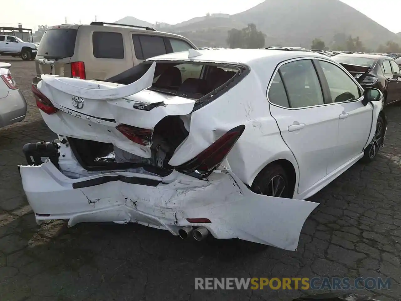 4 Photograph of a damaged car 4T1S11AK4MU489962 TOYOTA CAMRY 2021