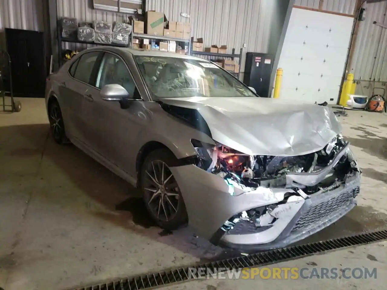 1 Photograph of a damaged car 4T1S11AK4MU517002 TOYOTA CAMRY 2021