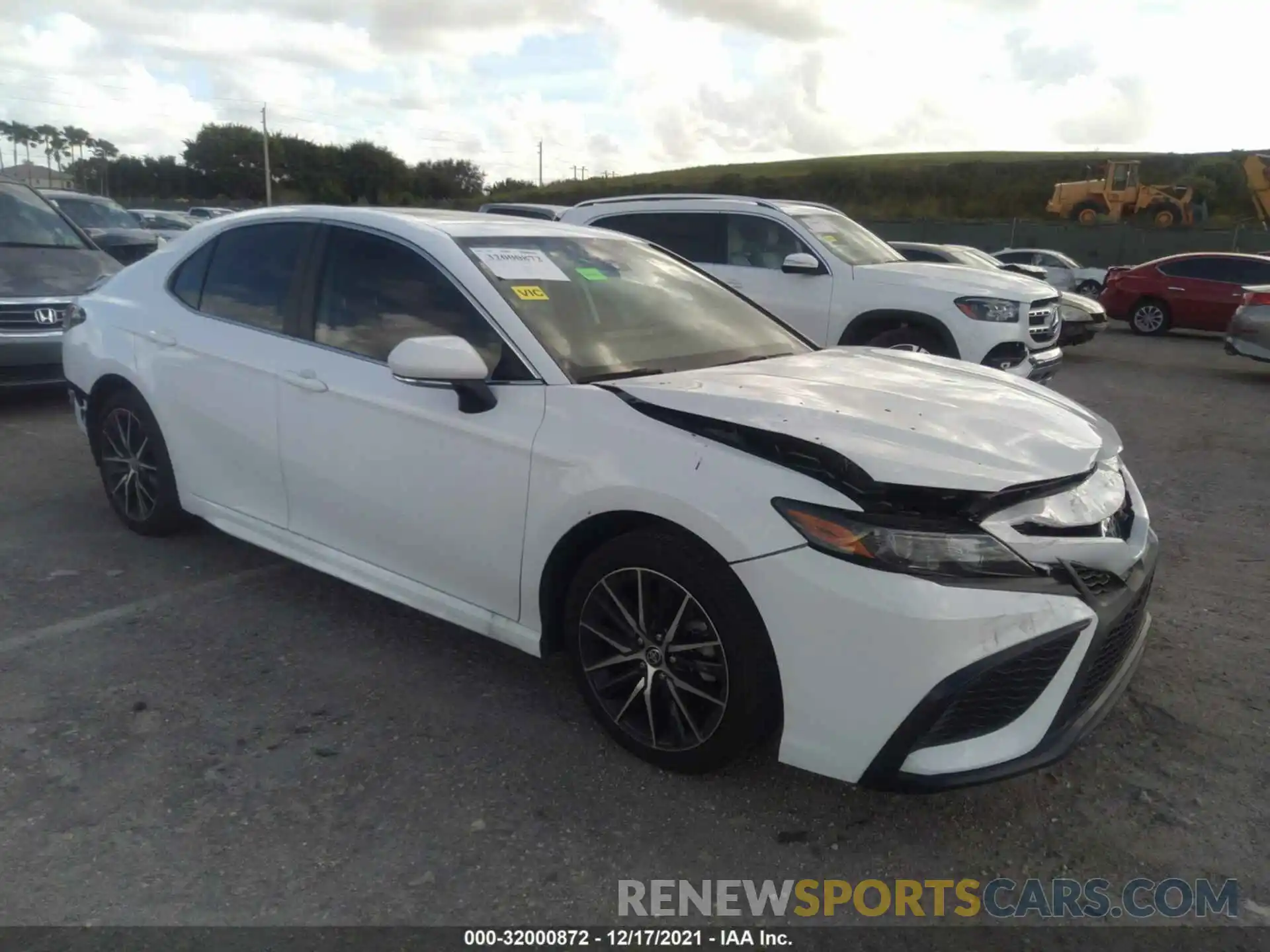 1 Photograph of a damaged car 4T1S11AKXMU419009 TOYOTA CAMRY 2021