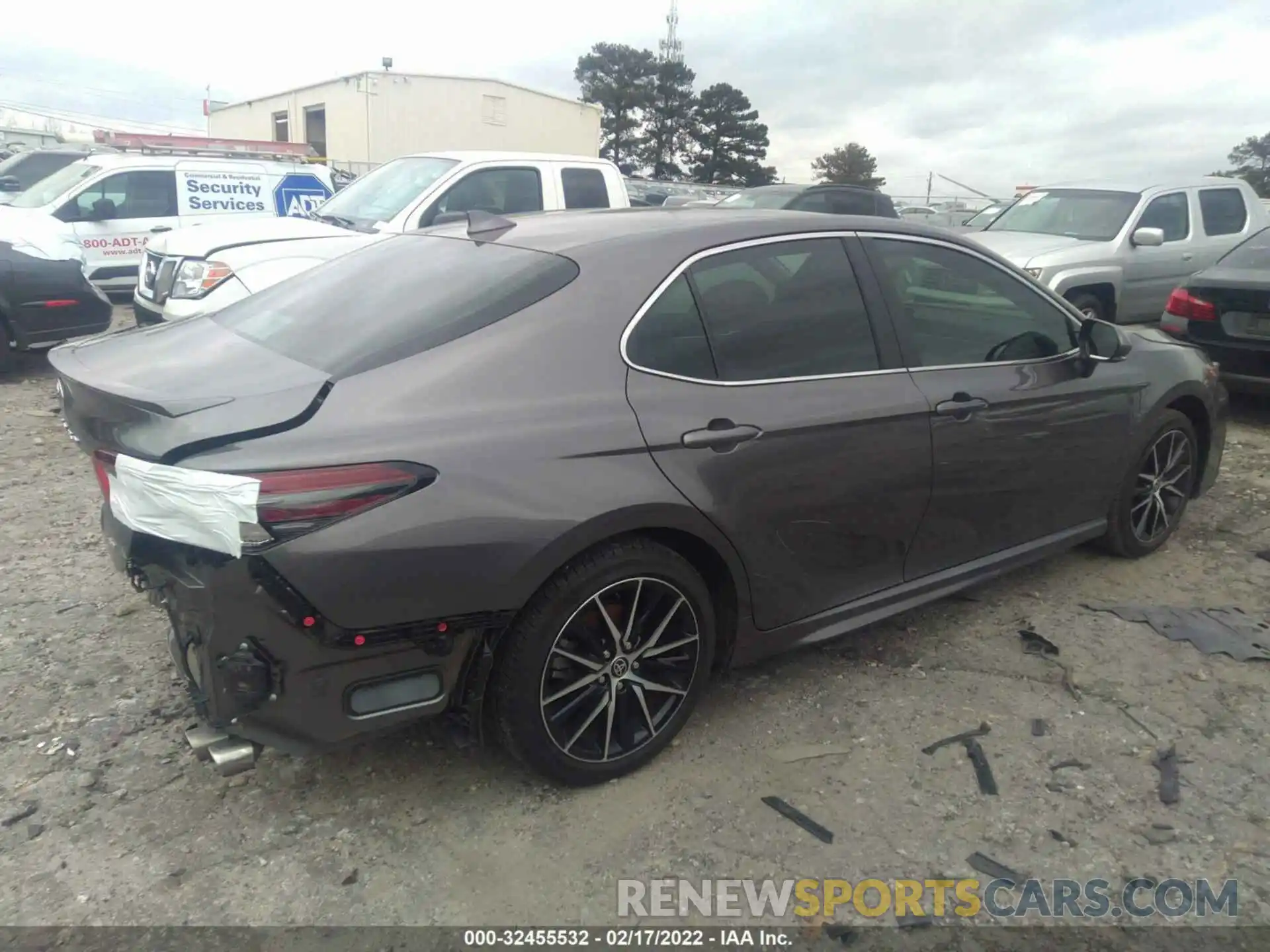 4 Photograph of a damaged car 4T1S11AKXMU545466 TOYOTA CAMRY 2021