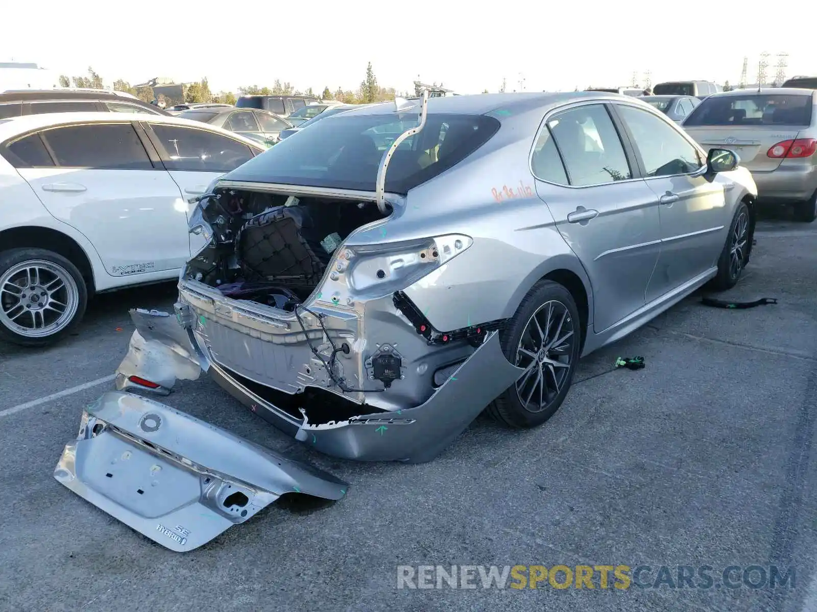 4 Photograph of a damaged car 4T1S31AK1MU548282 TOYOTA CAMRY 2021