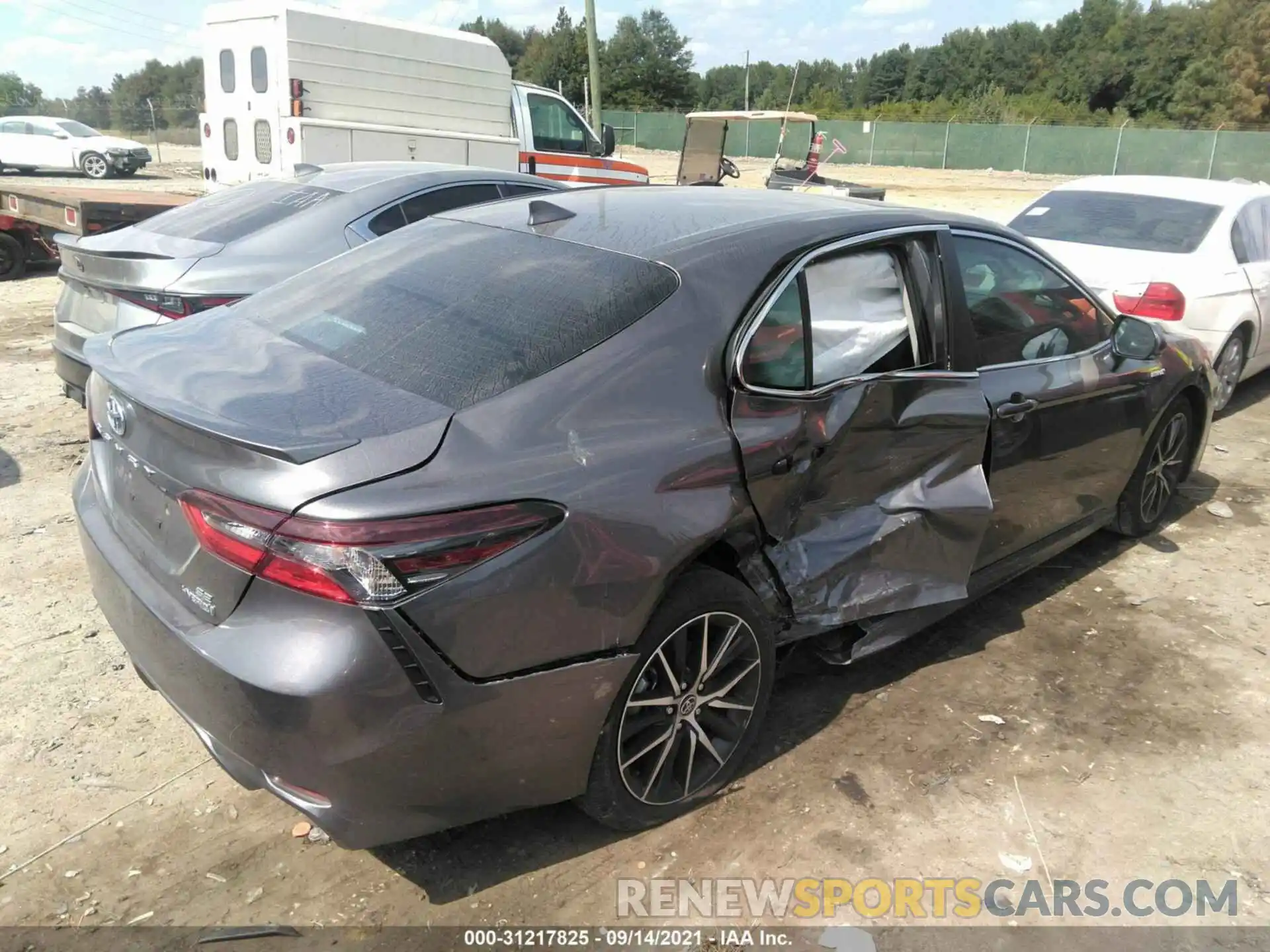 4 Photograph of a damaged car 4T1S31AK2MU554639 TOYOTA CAMRY 2021