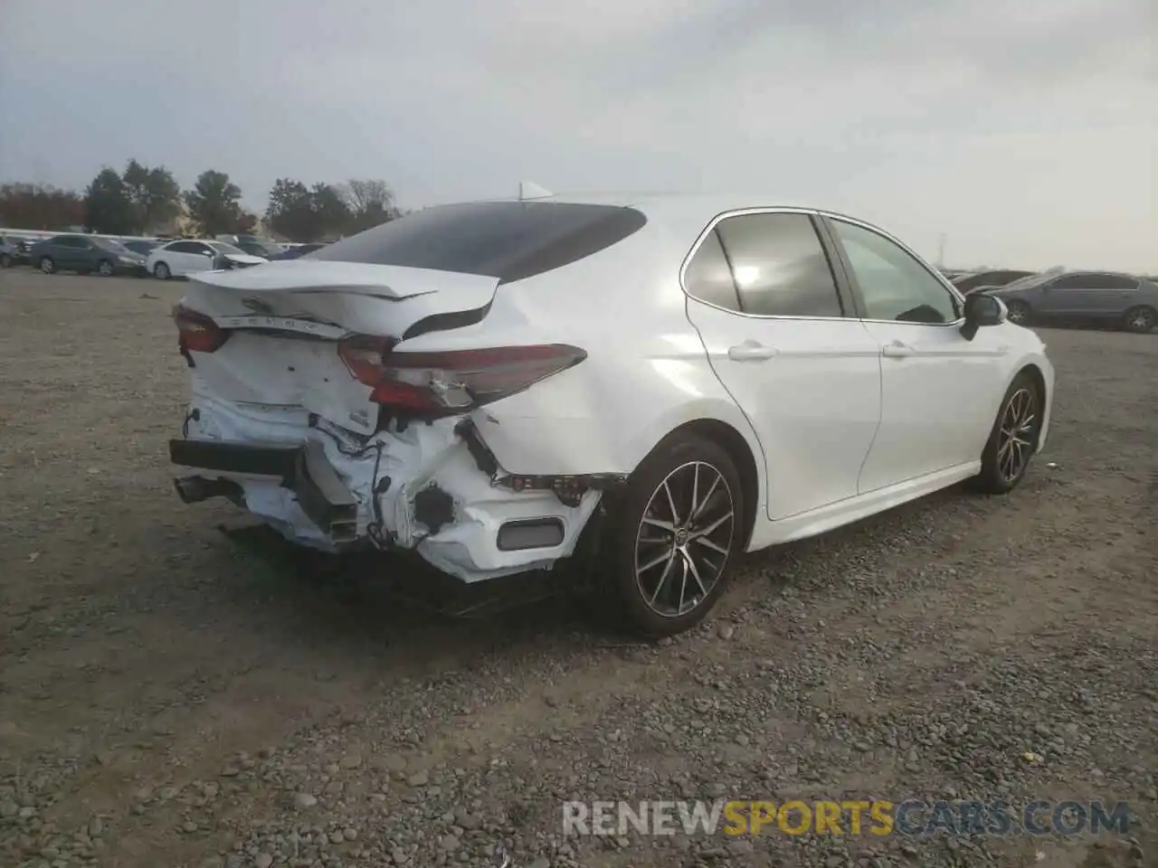 4 Photograph of a damaged car 4T1S31AK3MU554844 TOYOTA CAMRY 2021