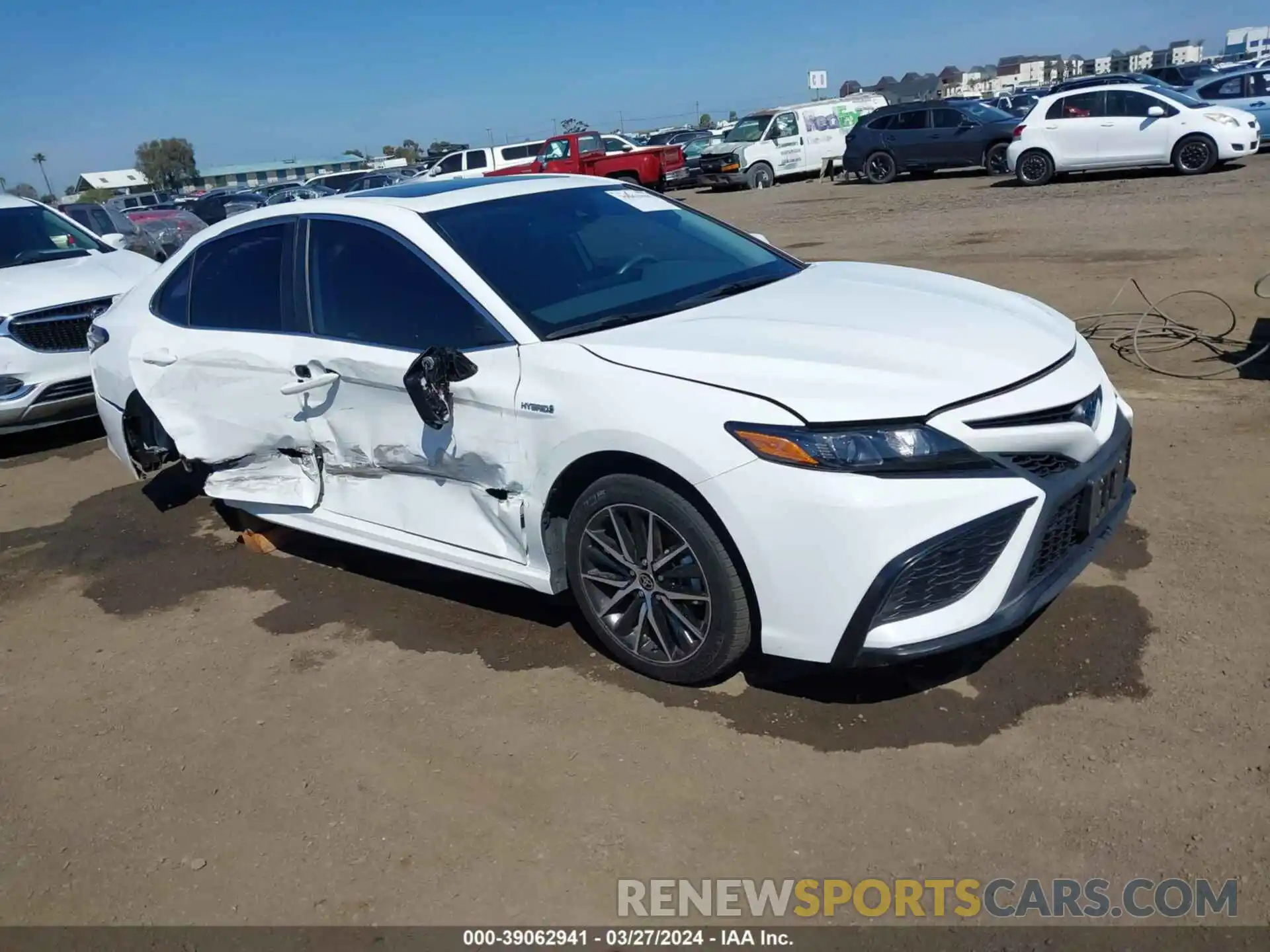 1 Photograph of a damaged car 4T1S31AK5MU561696 TOYOTA CAMRY 2021