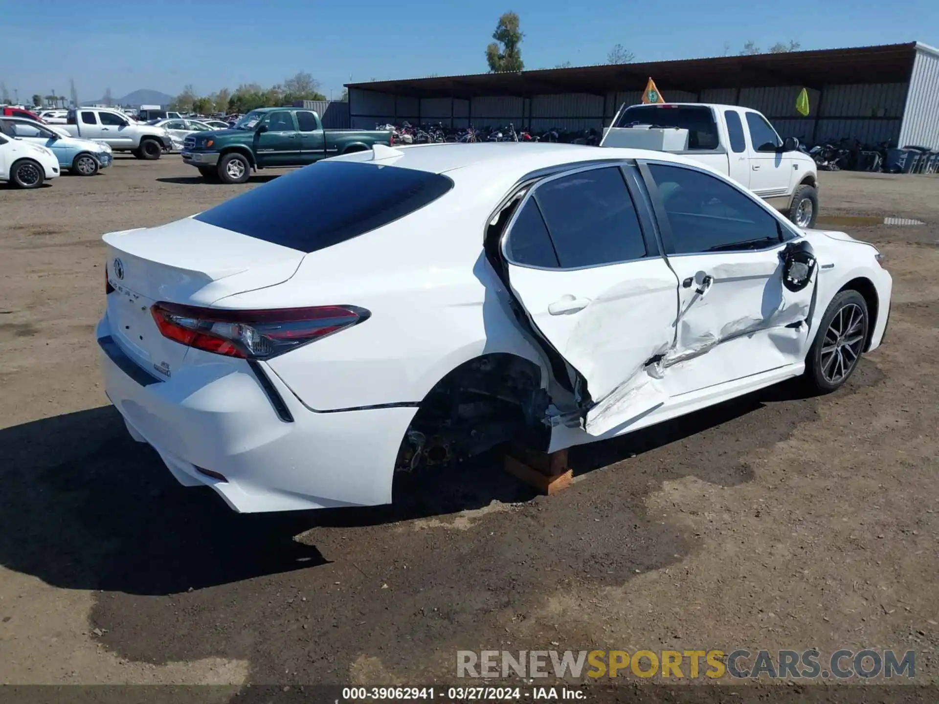 4 Photograph of a damaged car 4T1S31AK5MU561696 TOYOTA CAMRY 2021