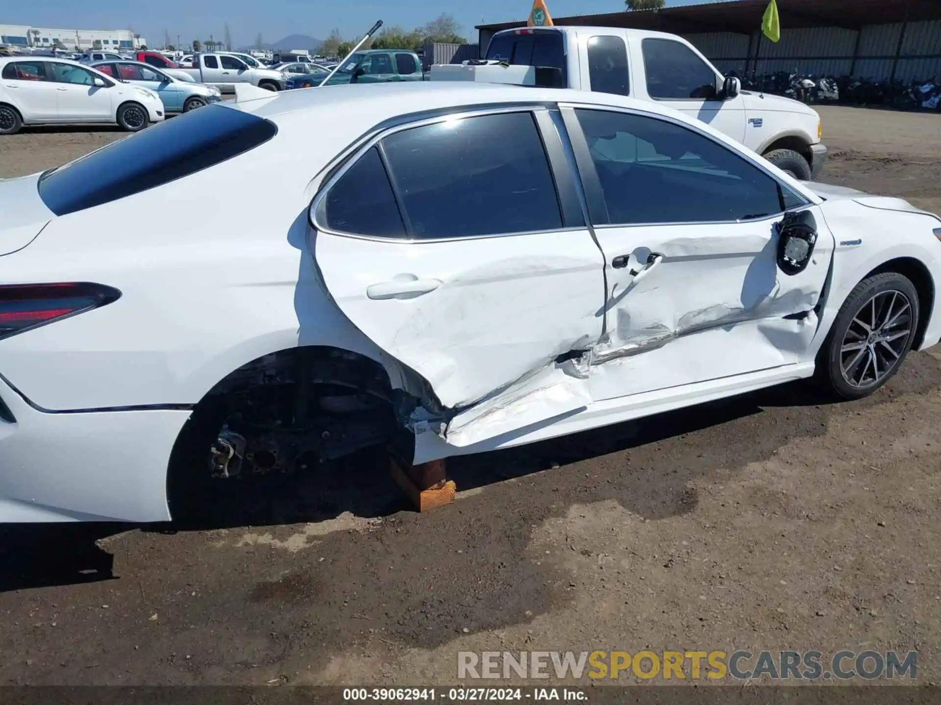 6 Photograph of a damaged car 4T1S31AK5MU561696 TOYOTA CAMRY 2021