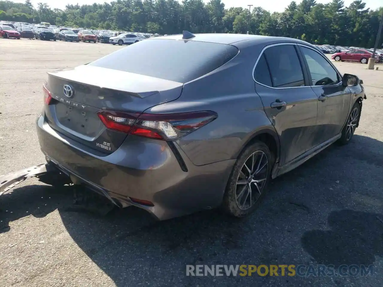 4 Photograph of a damaged car 4T1S31AK6MU553641 TOYOTA CAMRY 2021