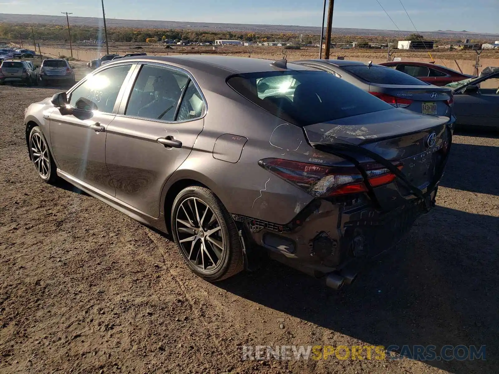 3 Photograph of a damaged car 4T1S31AK8MU565452 TOYOTA CAMRY 2021