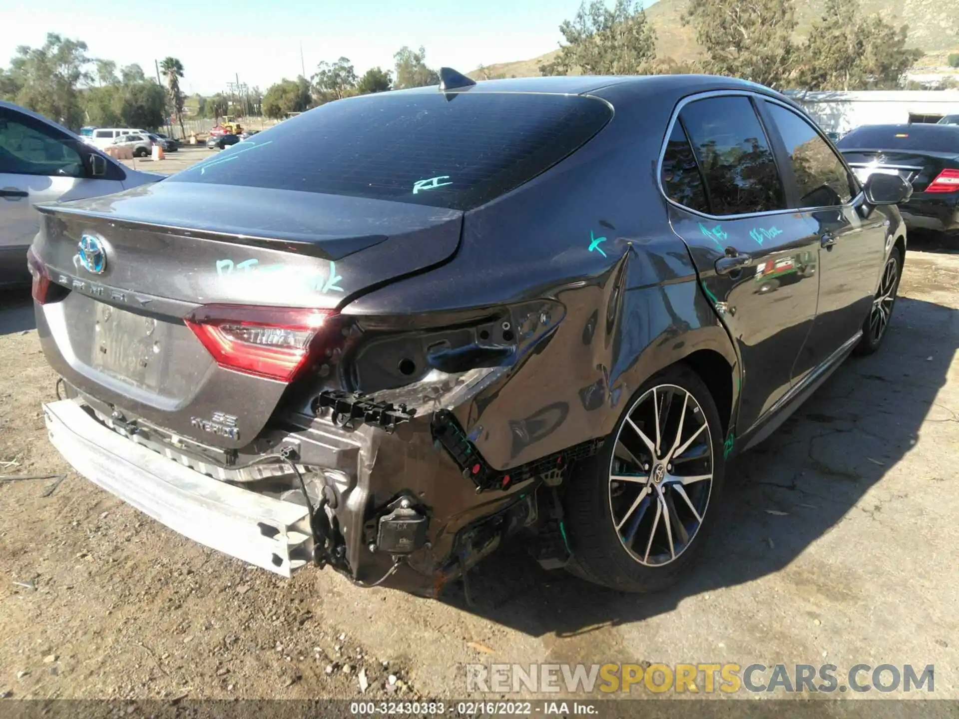 4 Photograph of a damaged car 4T1S31AK9MU563158 TOYOTA CAMRY 2021