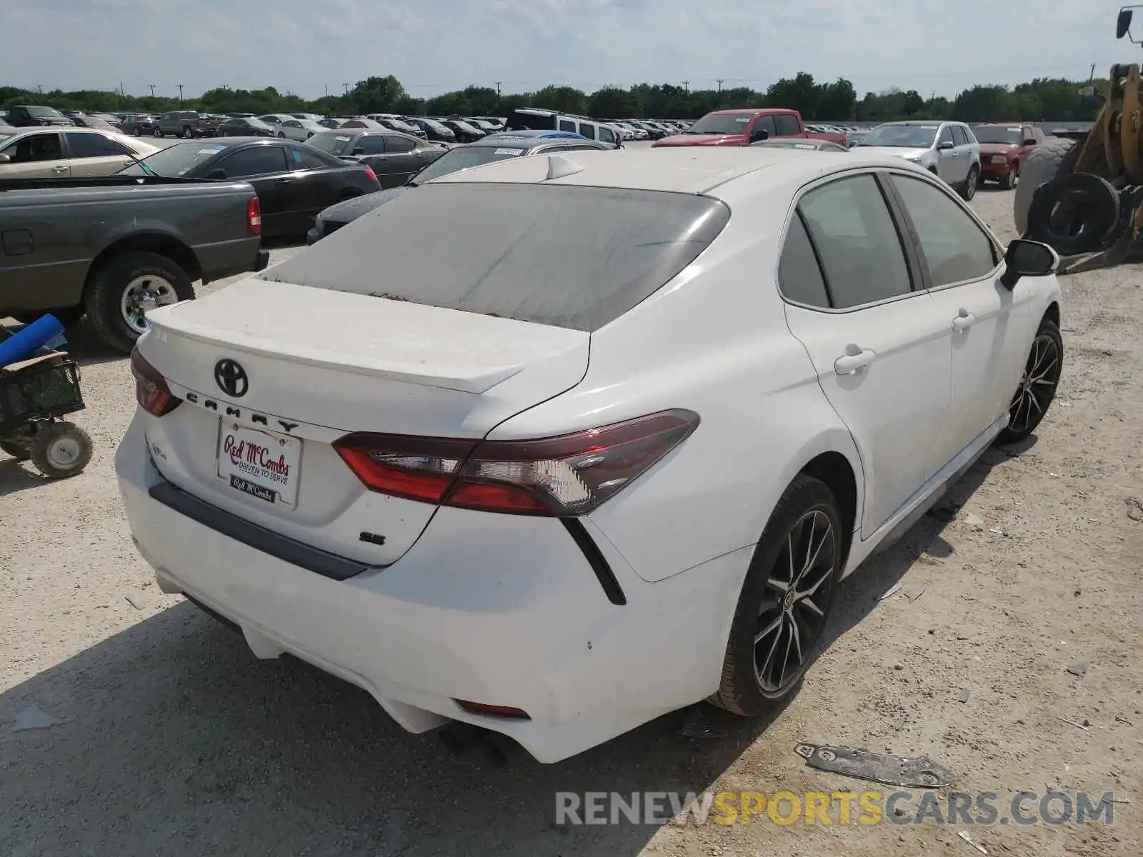 4 Photograph of a damaged car 4T1T11AK0MU425082 TOYOTA CAMRY 2021