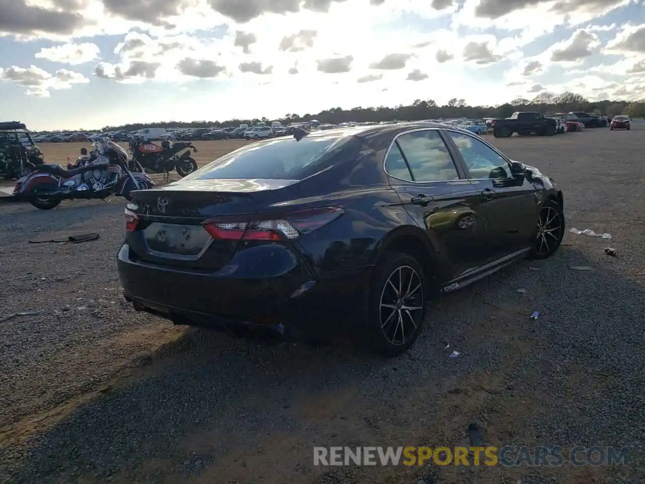 4 Photograph of a damaged car 4T1T11AK0MU432582 TOYOTA CAMRY 2021