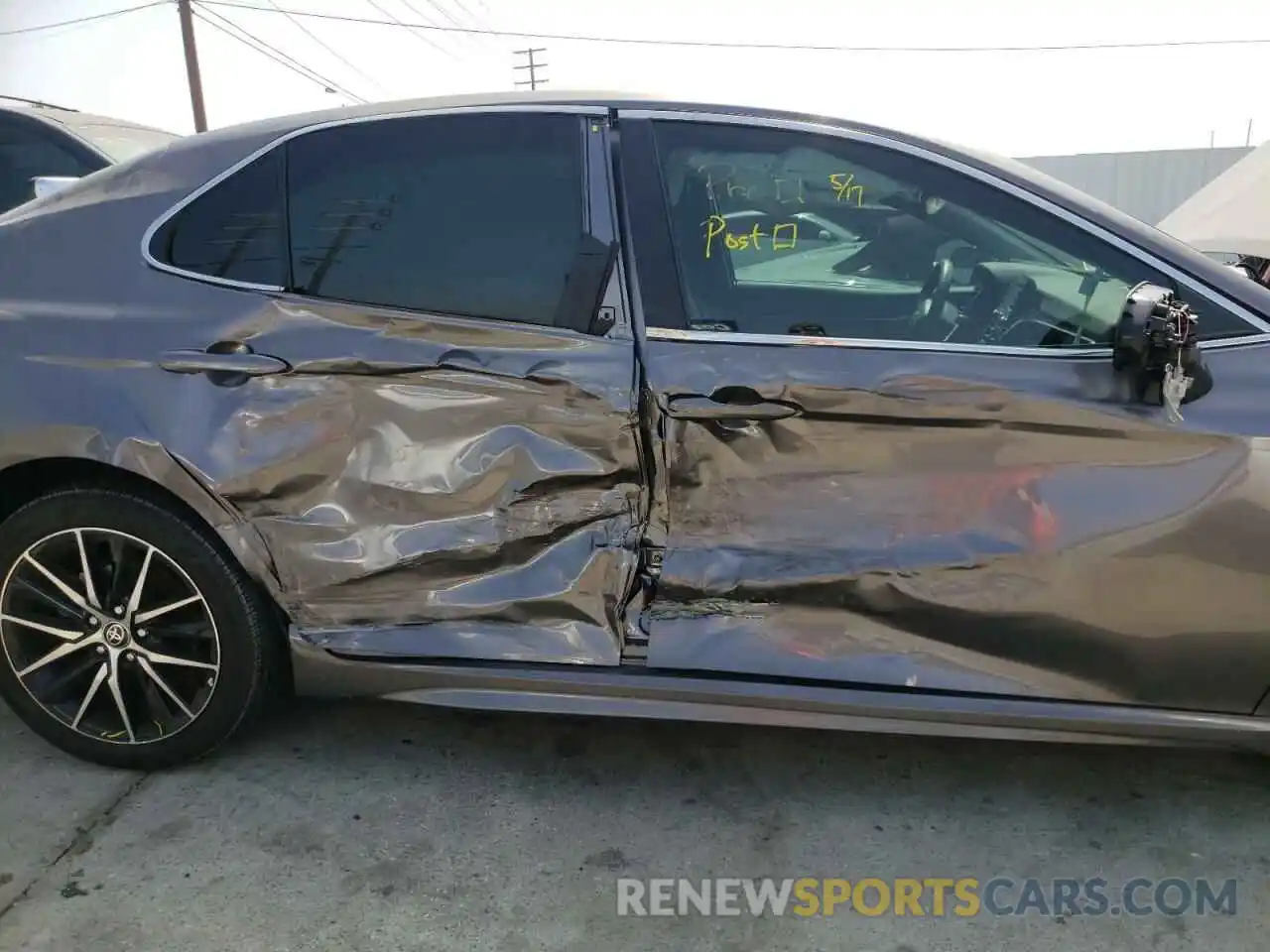 9 Photograph of a damaged car 4T1T11AK0MU437037 TOYOTA CAMRY 2021