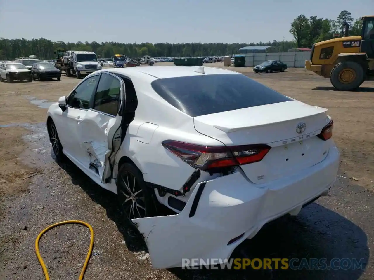 3 Photograph of a damaged car 4T1T11AK0MU488070 TOYOTA CAMRY 2021