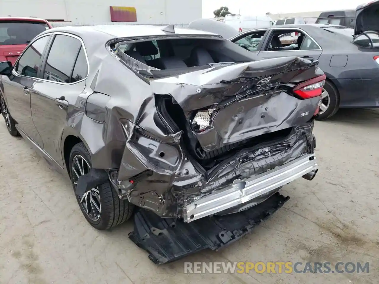 9 Photograph of a damaged car 4T1T11AK0MU492250 TOYOTA CAMRY 2021