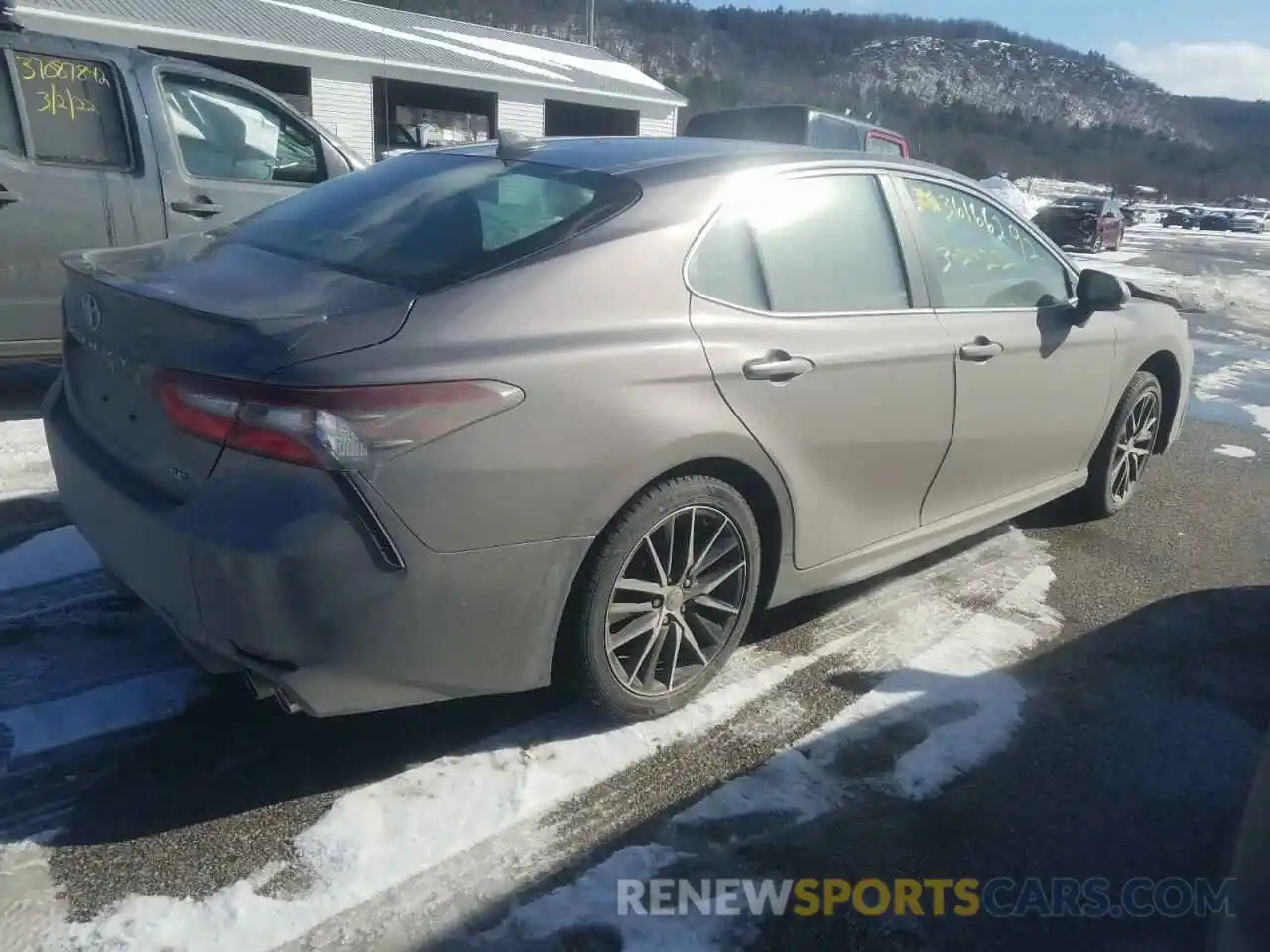 4 Photograph of a damaged car 4T1T11AK0MU593191 TOYOTA CAMRY 2021