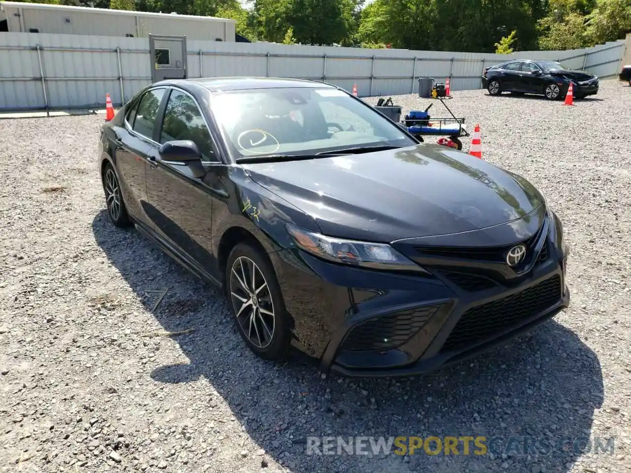 1 Photograph of a damaged car 4T1T11AK0MU611589 TOYOTA CAMRY 2021