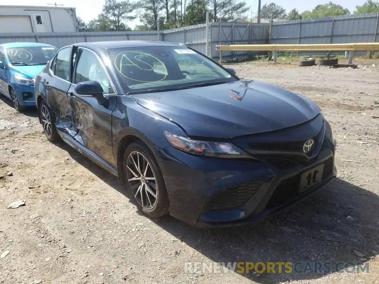 1 Photograph of a damaged car 4T1T11AK0MU615464 TOYOTA CAMRY 2021