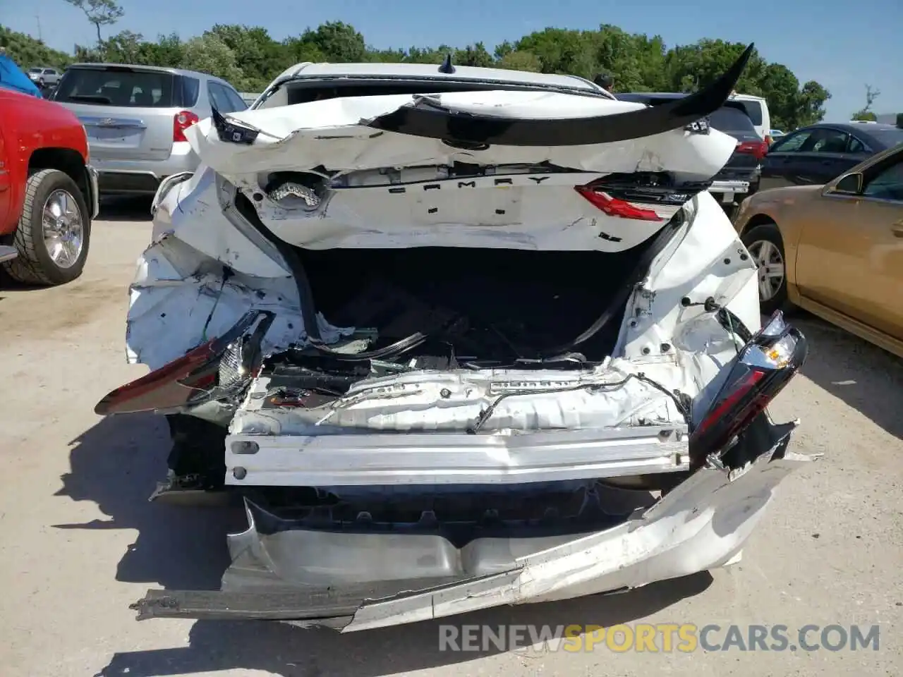 9 Photograph of a damaged car 4T1T11AK1MU439377 TOYOTA CAMRY 2021