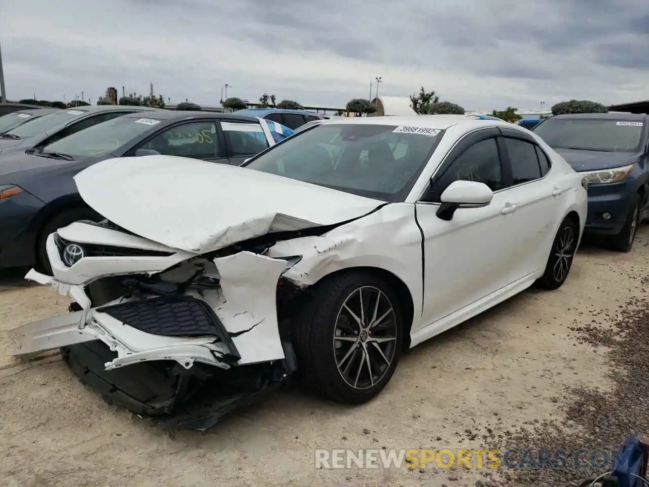 2 Photograph of a damaged car 4T1T11AK1MU453943 TOYOTA CAMRY 2021