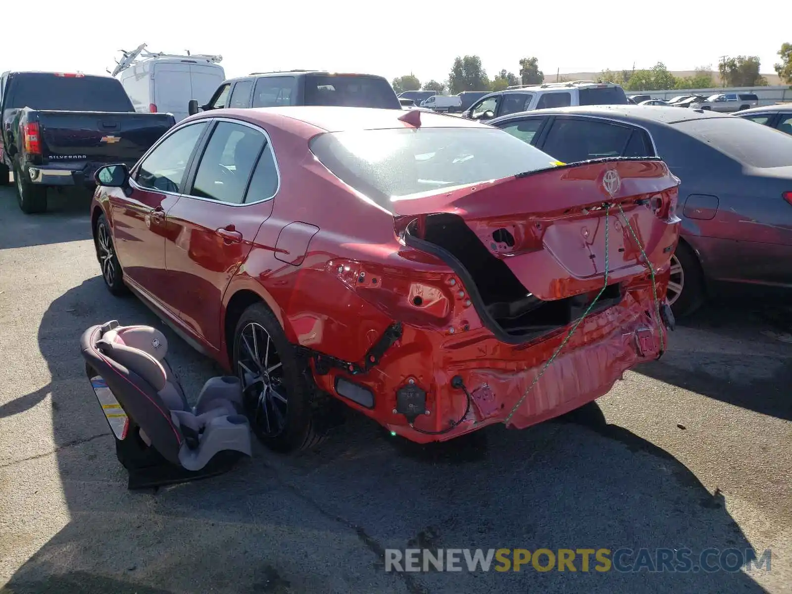 3 Photograph of a damaged car 4T1T11AK1MU484304 TOYOTA CAMRY 2021