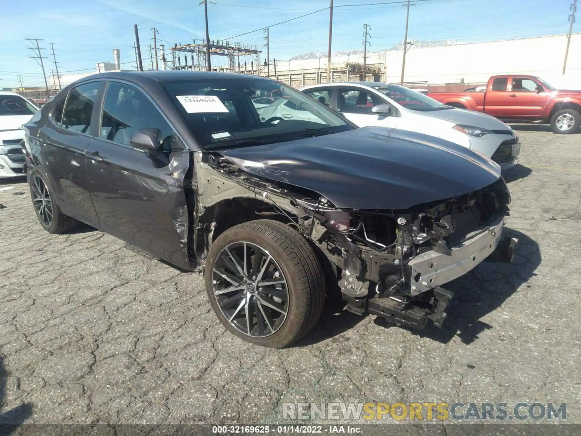 1 Photograph of a damaged car 4T1T11AK1MU512523 TOYOTA CAMRY 2021