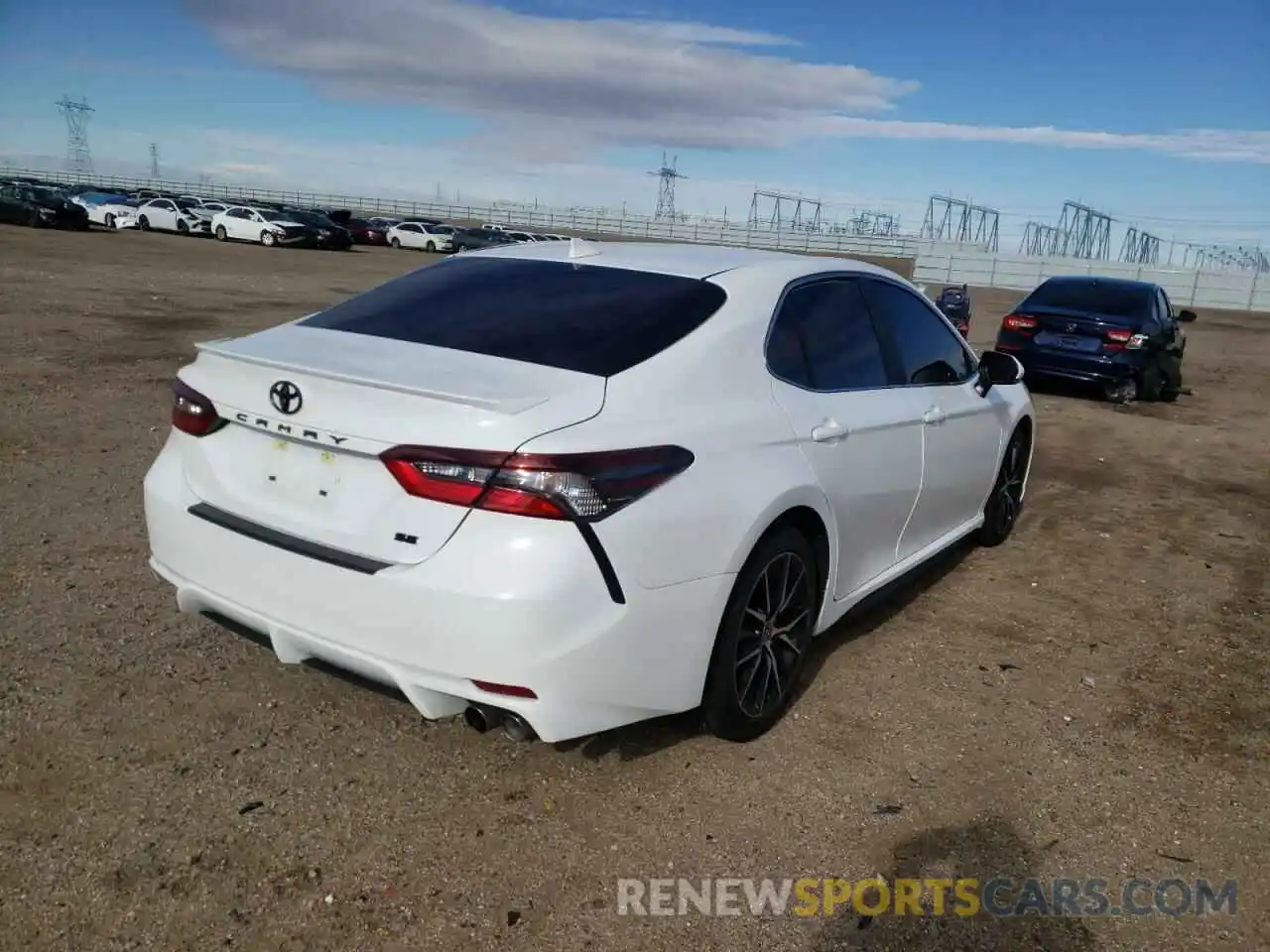 4 Photograph of a damaged car 4T1T11AK1MU532934 TOYOTA CAMRY 2021