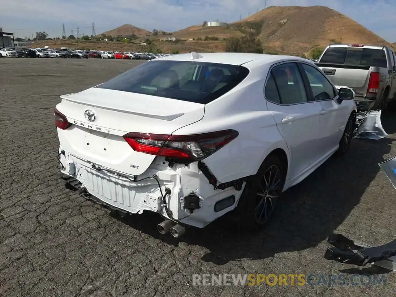 4 Photograph of a damaged car 4T1T11AK1MU557980 TOYOTA CAMRY 2021