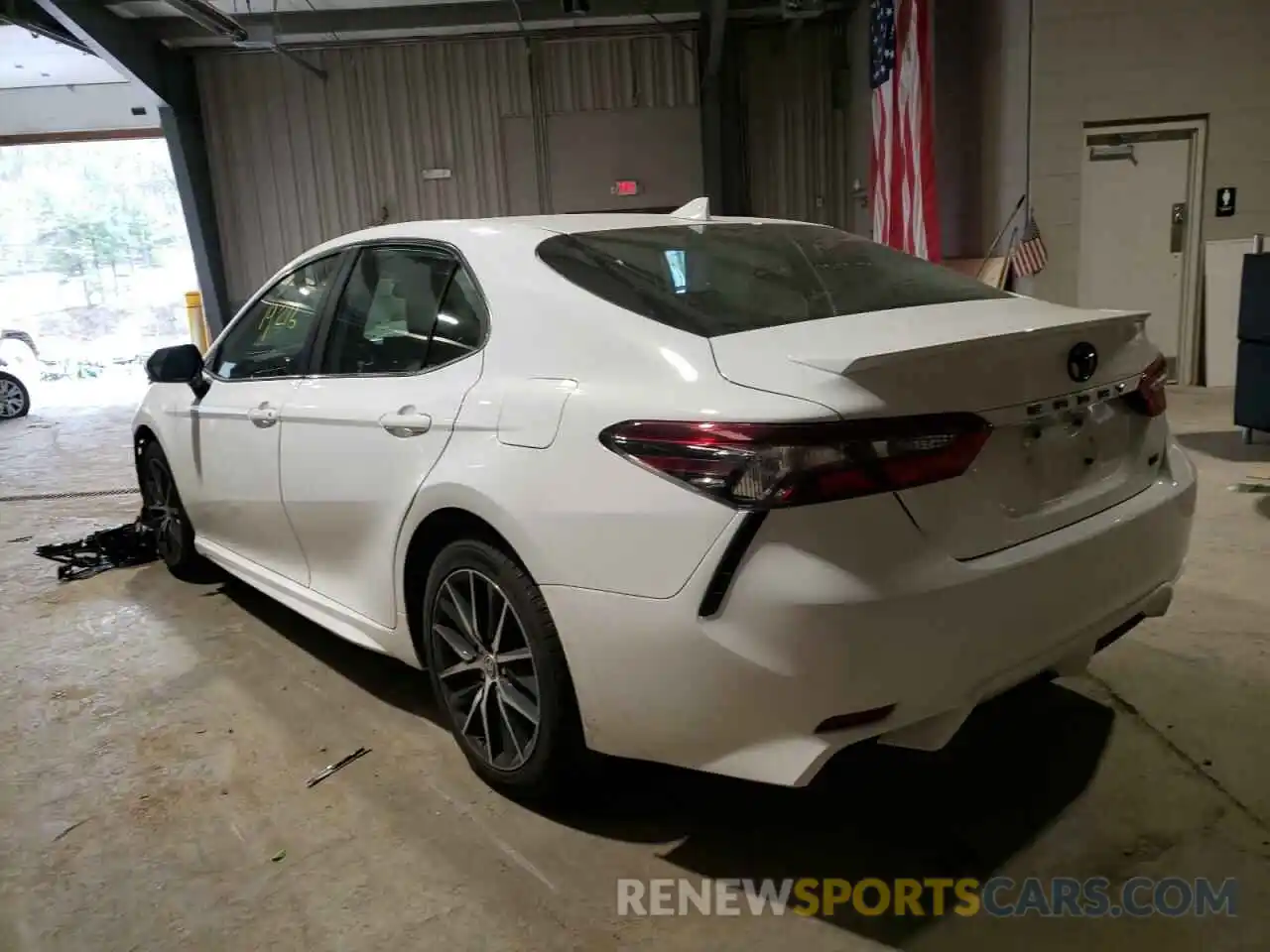 3 Photograph of a damaged car 4T1T11AK2MU523093 TOYOTA CAMRY 2021