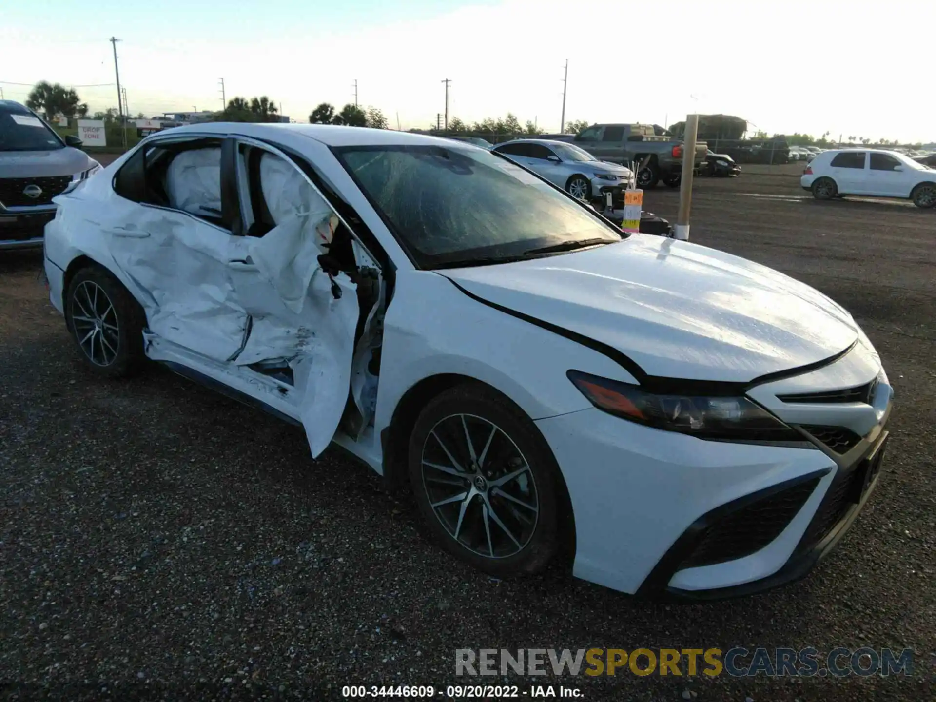 1 Photograph of a damaged car 4T1T11AK2MU615322 TOYOTA CAMRY 2021