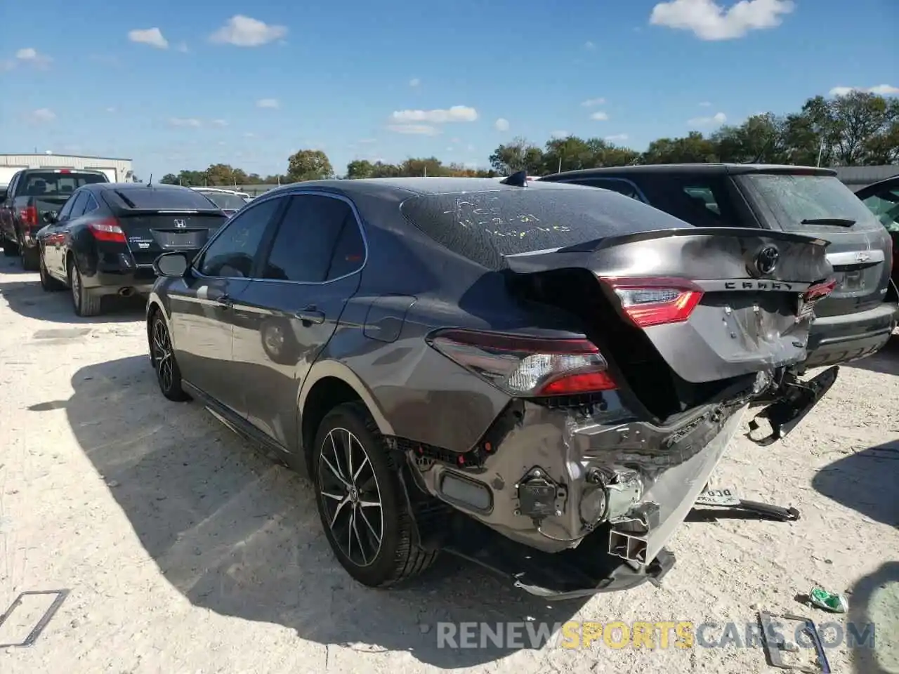 3 Photograph of a damaged car 4T1T11AK3MU429661 TOYOTA CAMRY 2021