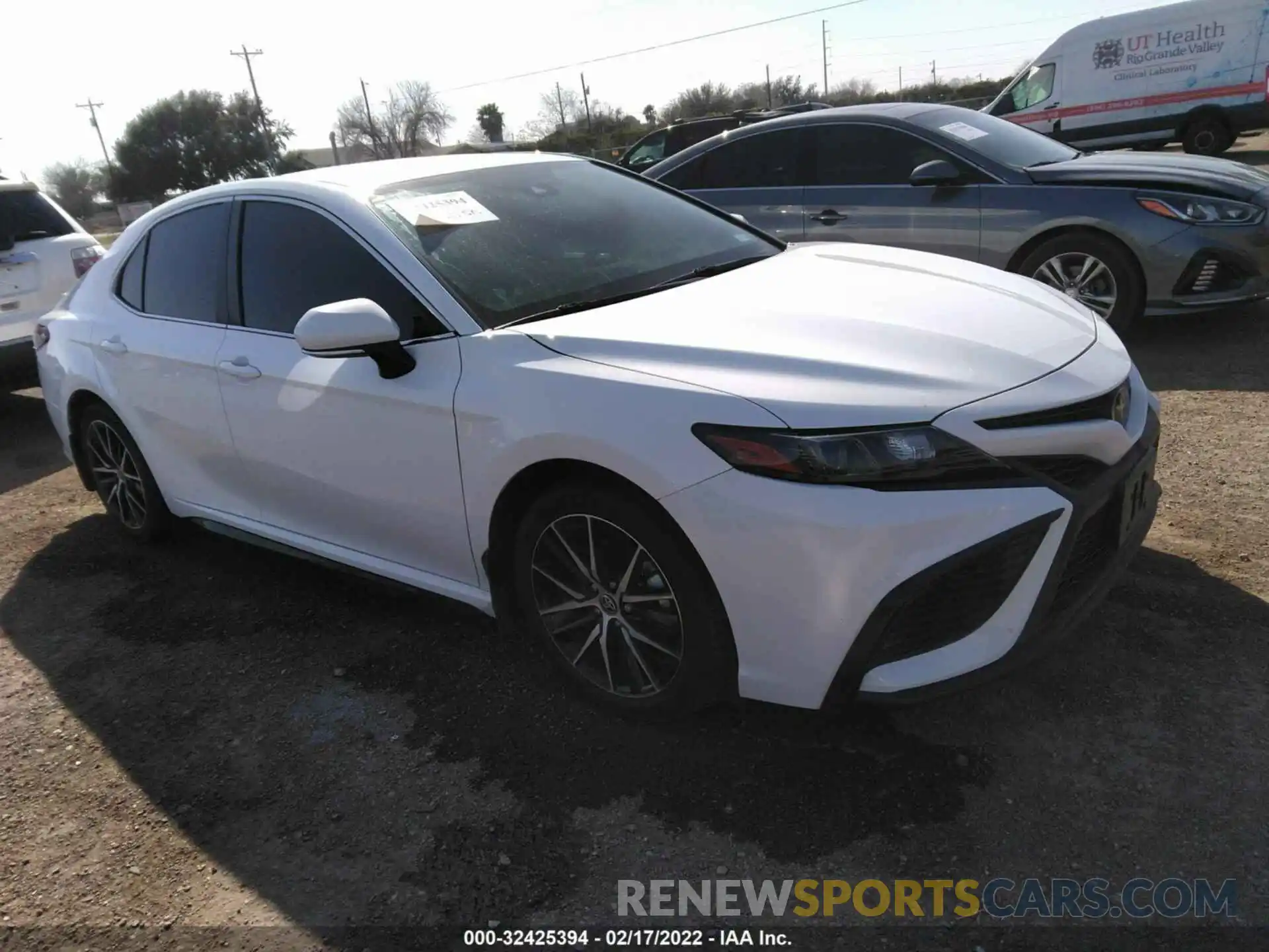 1 Photograph of a damaged car 4T1T11AK3MU493182 TOYOTA CAMRY 2021