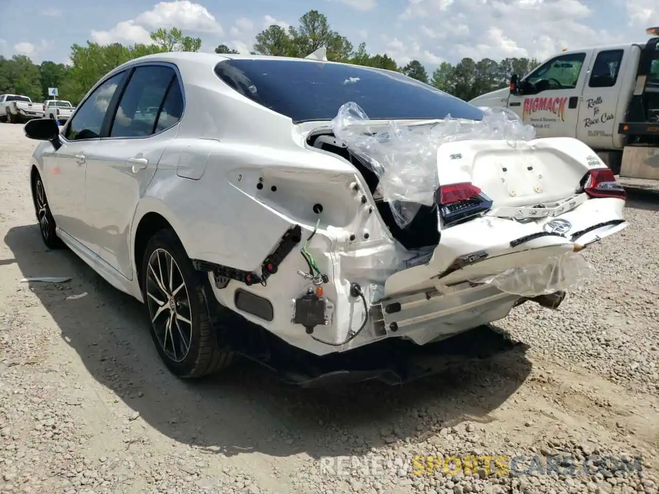 3 Photograph of a damaged car 4T1T11AK3MU537052 TOYOTA CAMRY 2021