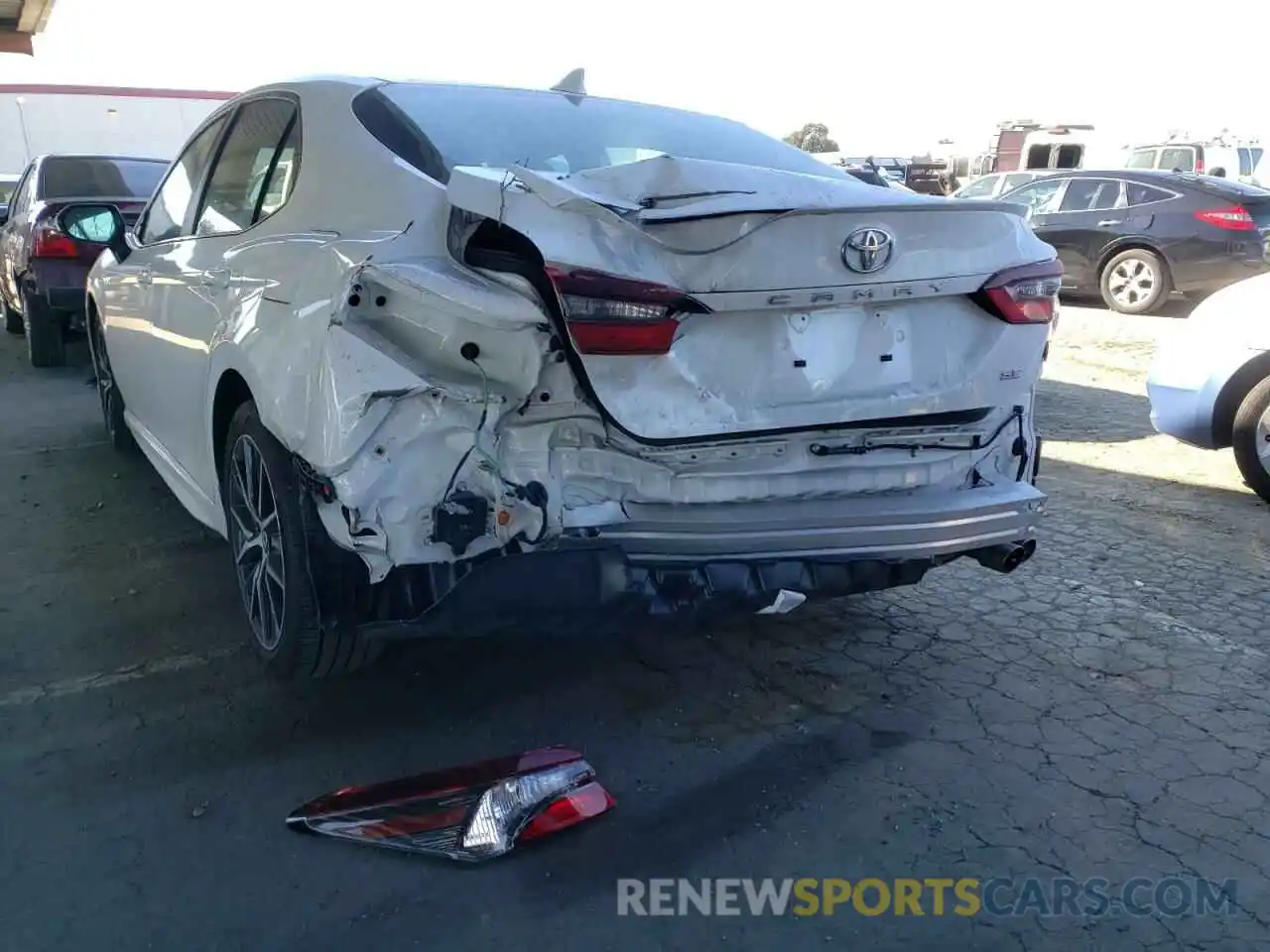 9 Photograph of a damaged car 4T1T11AK3MU555227 TOYOTA CAMRY 2021